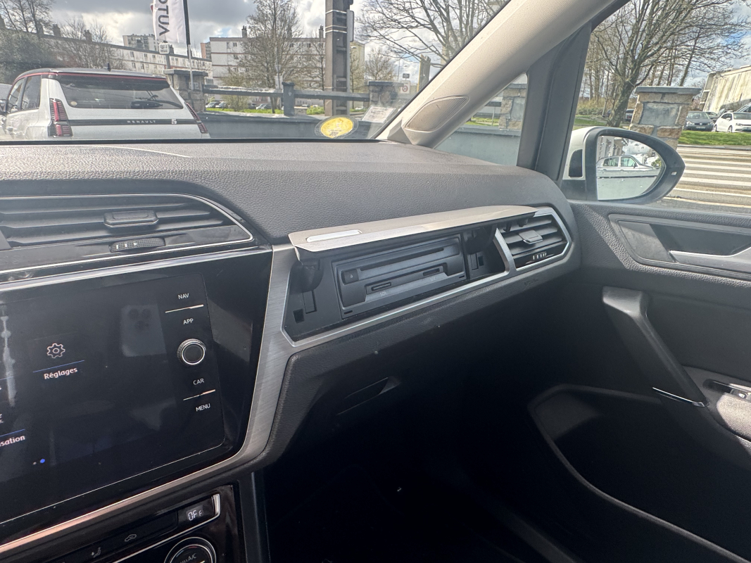 Volkswagen Touran — 20