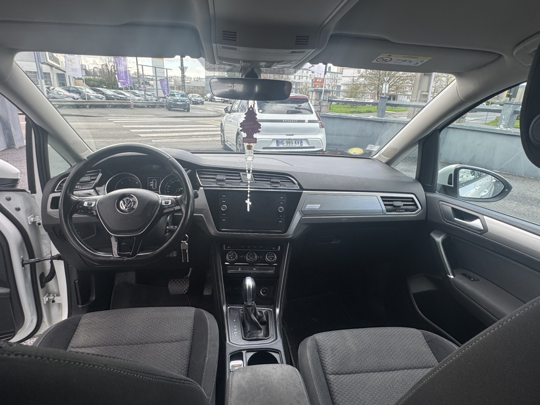Volkswagen Touran — 21