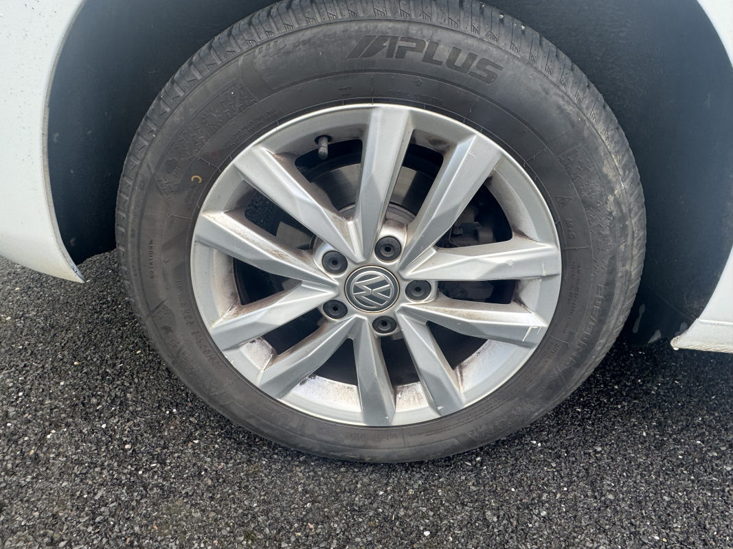 Volkswagen Touran — 27