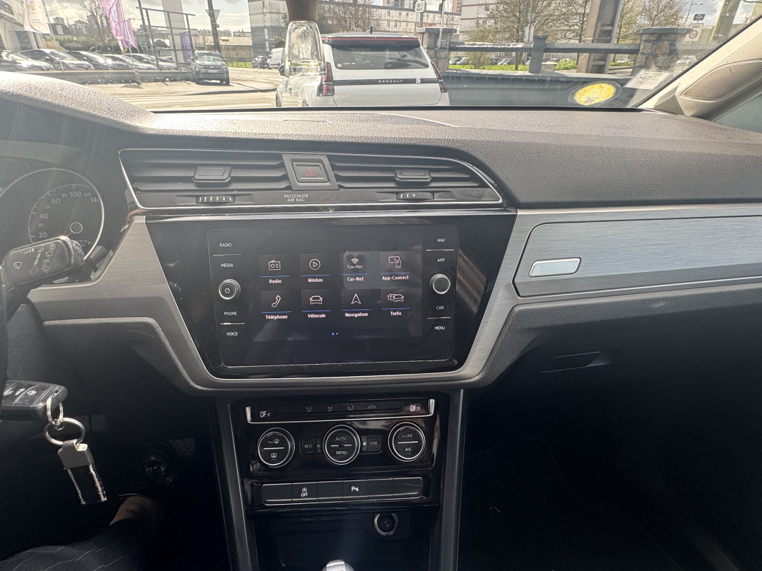 Volkswagen Touran — 25