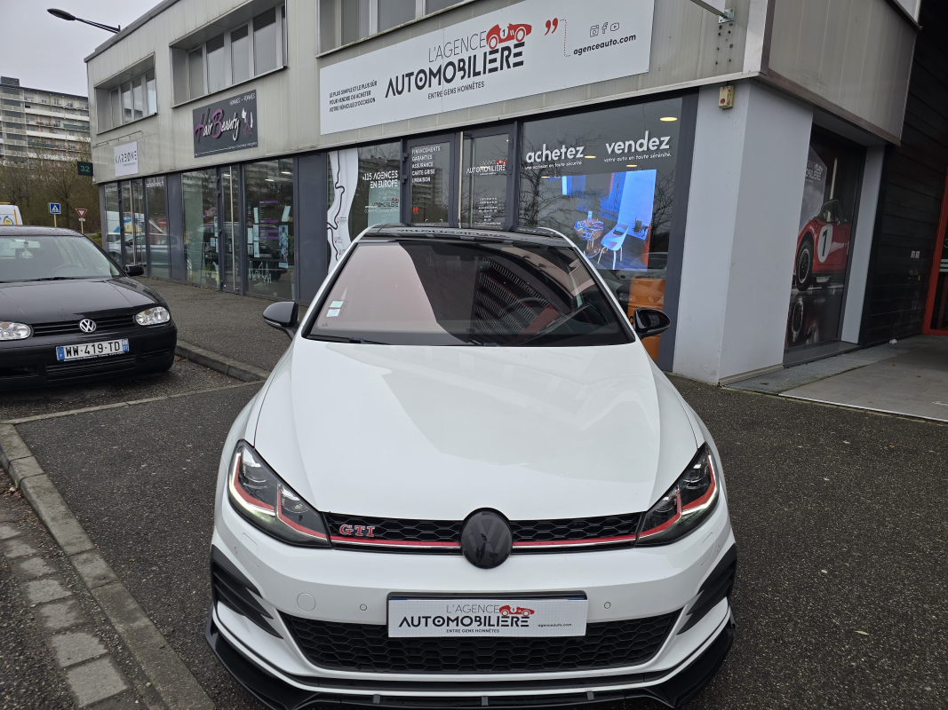 Volkswagen Golf — 4