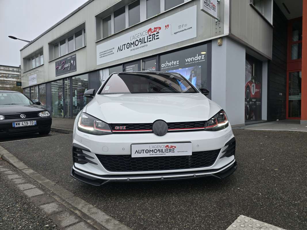 Volkswagen Golf — 5