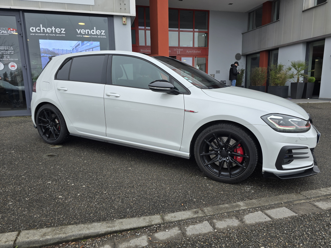Volkswagen Golf — 2