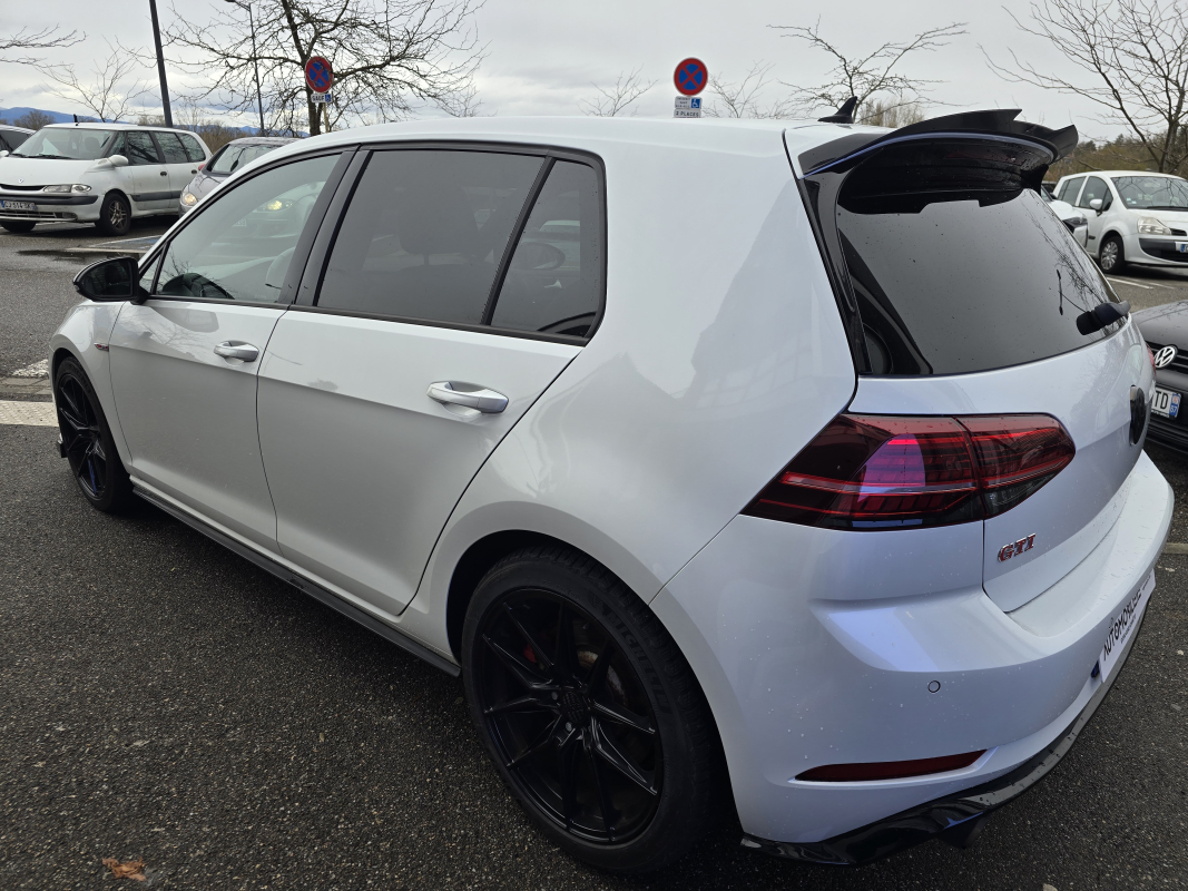 Volkswagen Golf — 8