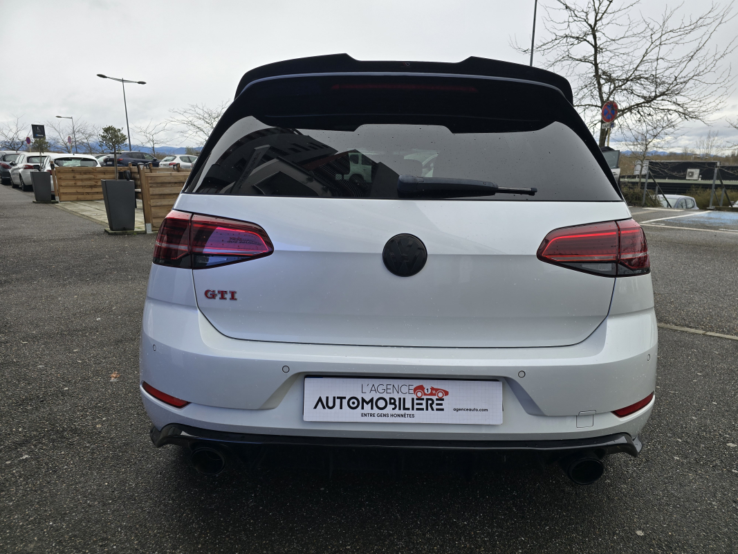 Volkswagen Golf — 9