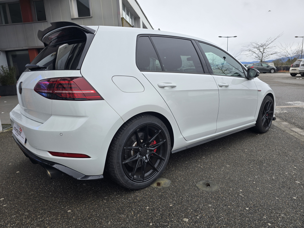 Volkswagen Golf — 10