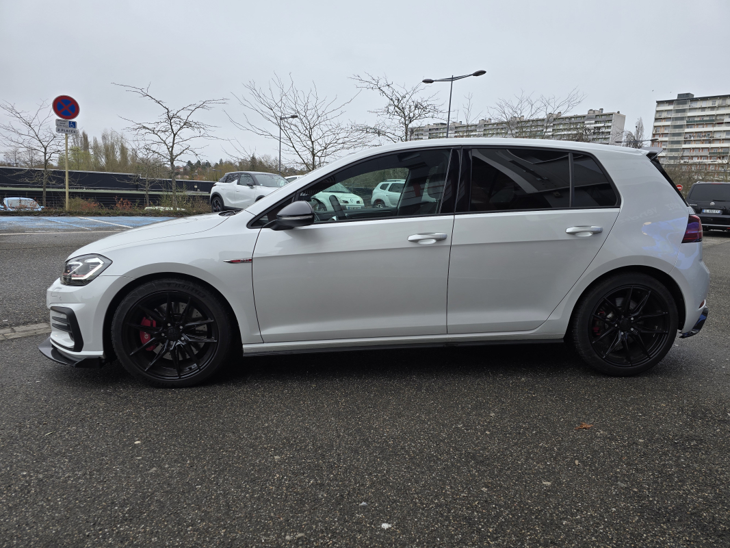 Volkswagen Golf — 7