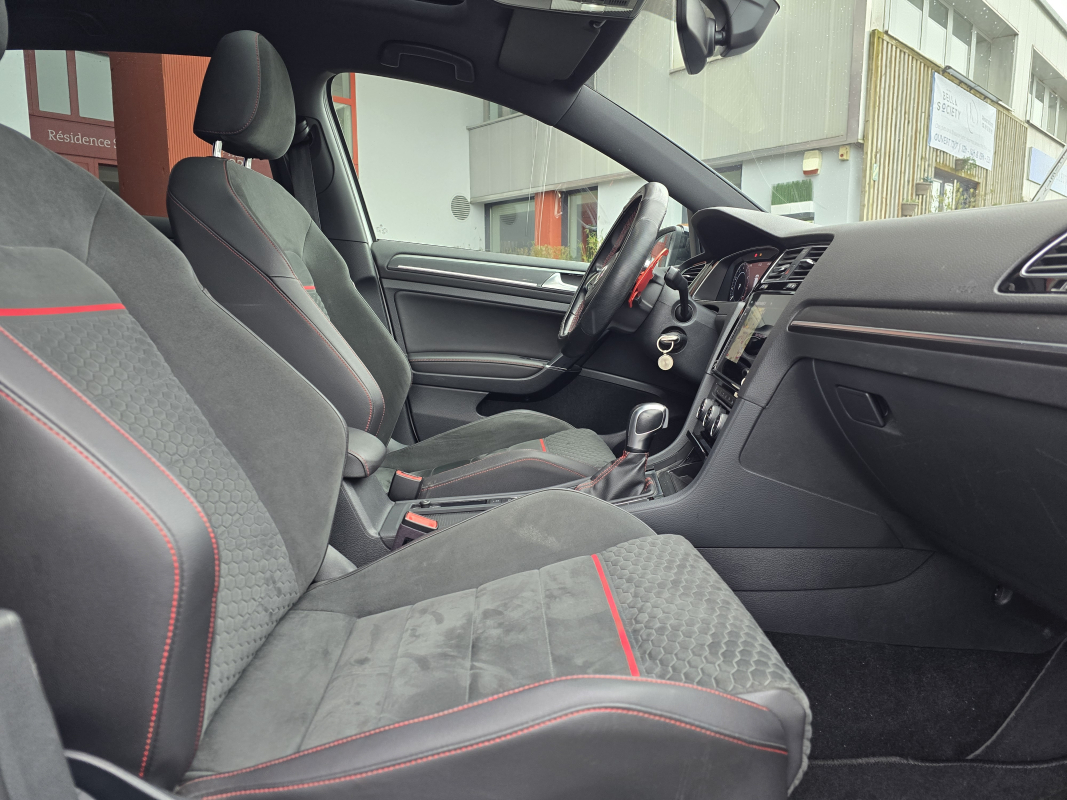 Volkswagen Golf — 11