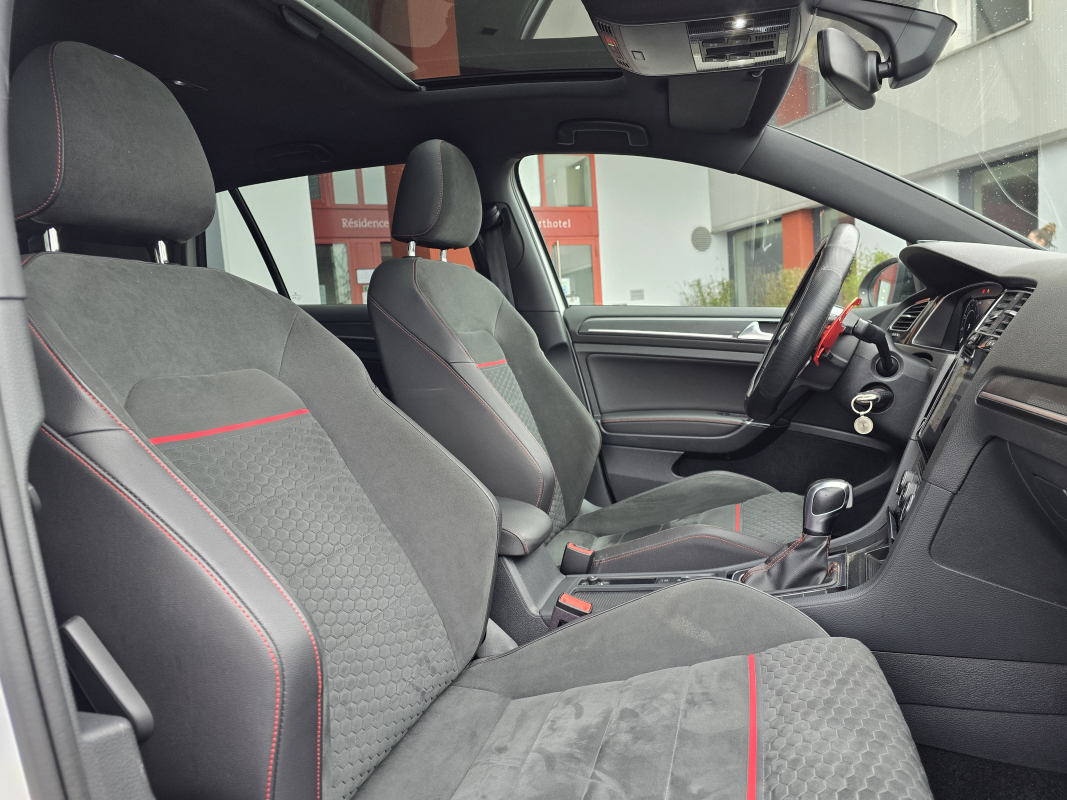 Volkswagen Golf — 12
