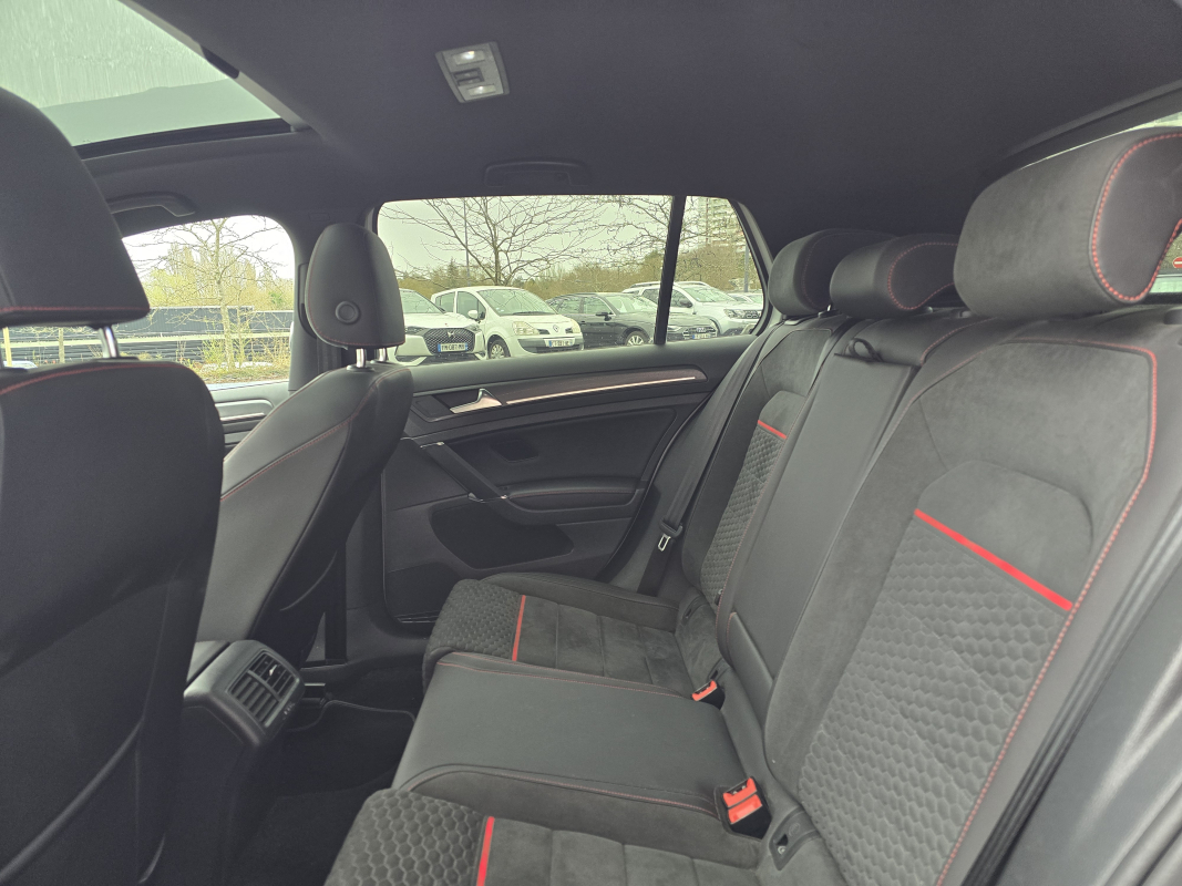 Volkswagen Golf — 15