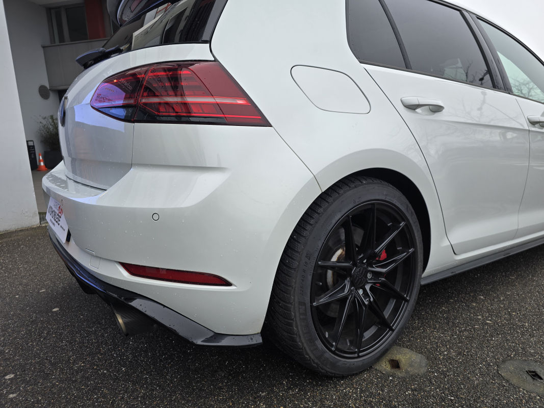 Volkswagen Golf — 27