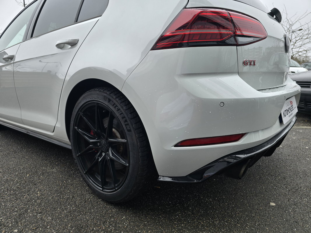 Volkswagen Golf — 29
