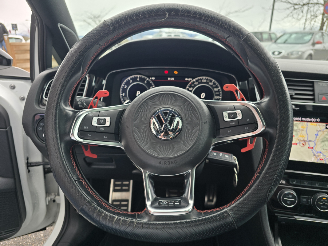 Volkswagen Golf — 19