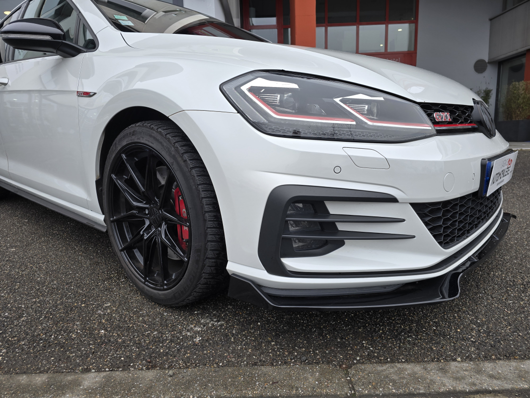 Volkswagen Golf — 25