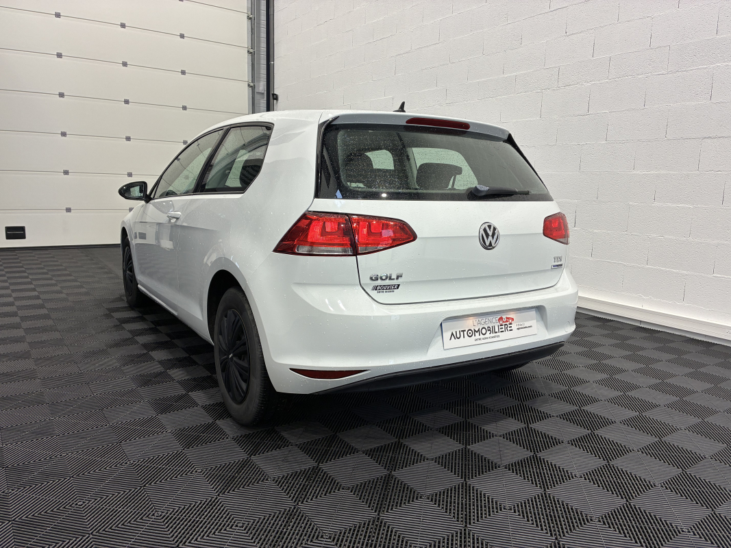 Volkswagen Golf — 5
