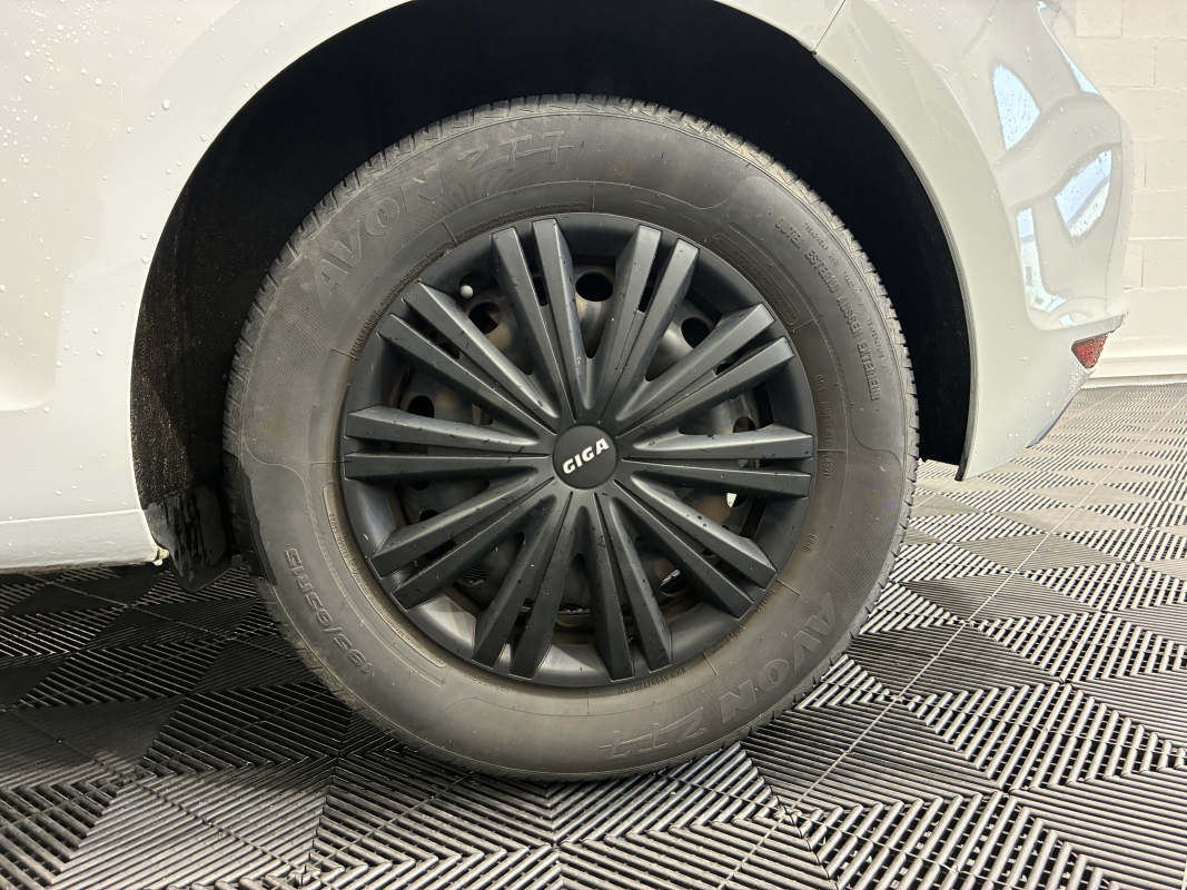 Volkswagen Golf — 26