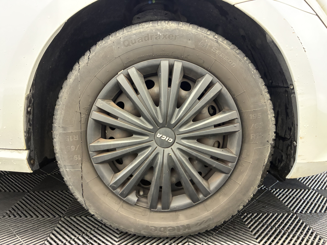 Volkswagen Golf — 27