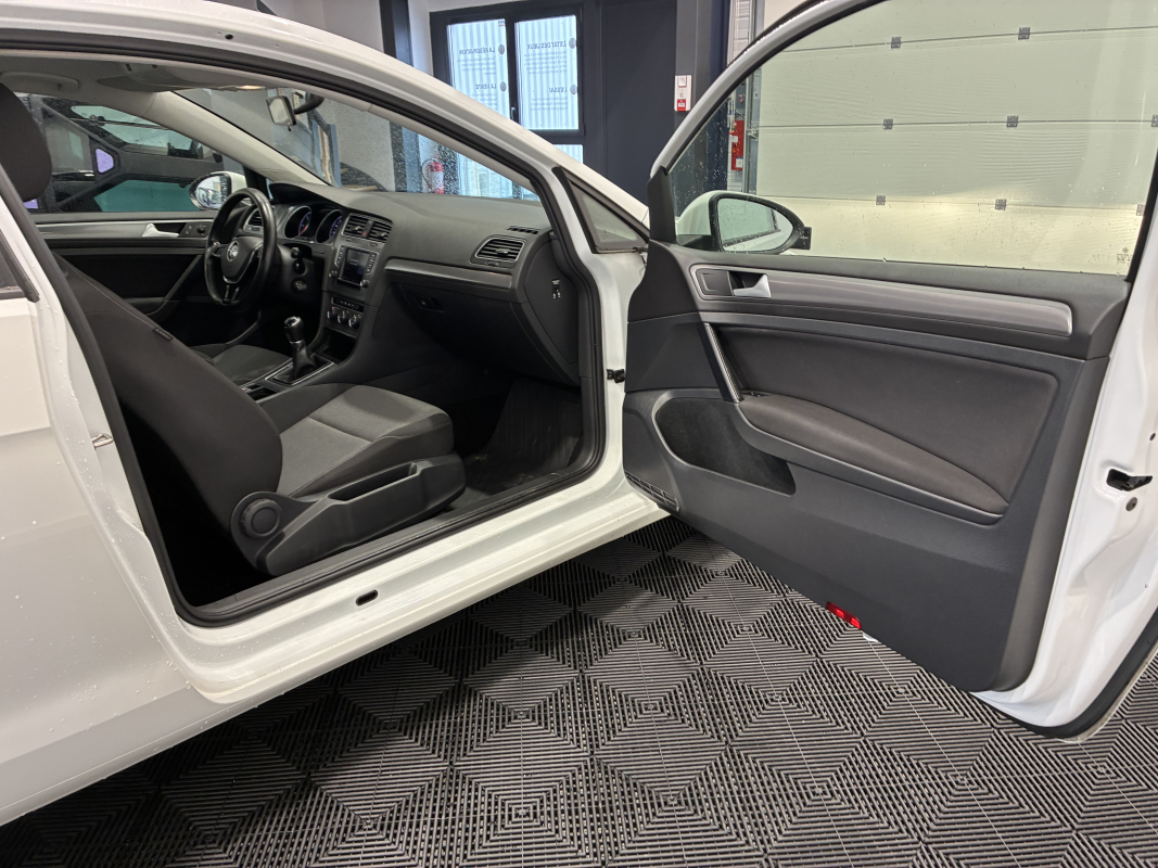 Volkswagen Golf — 12