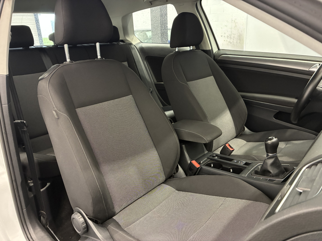 Volkswagen Golf — 14
