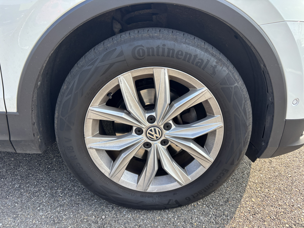 Volkswagen Tiguan — 27