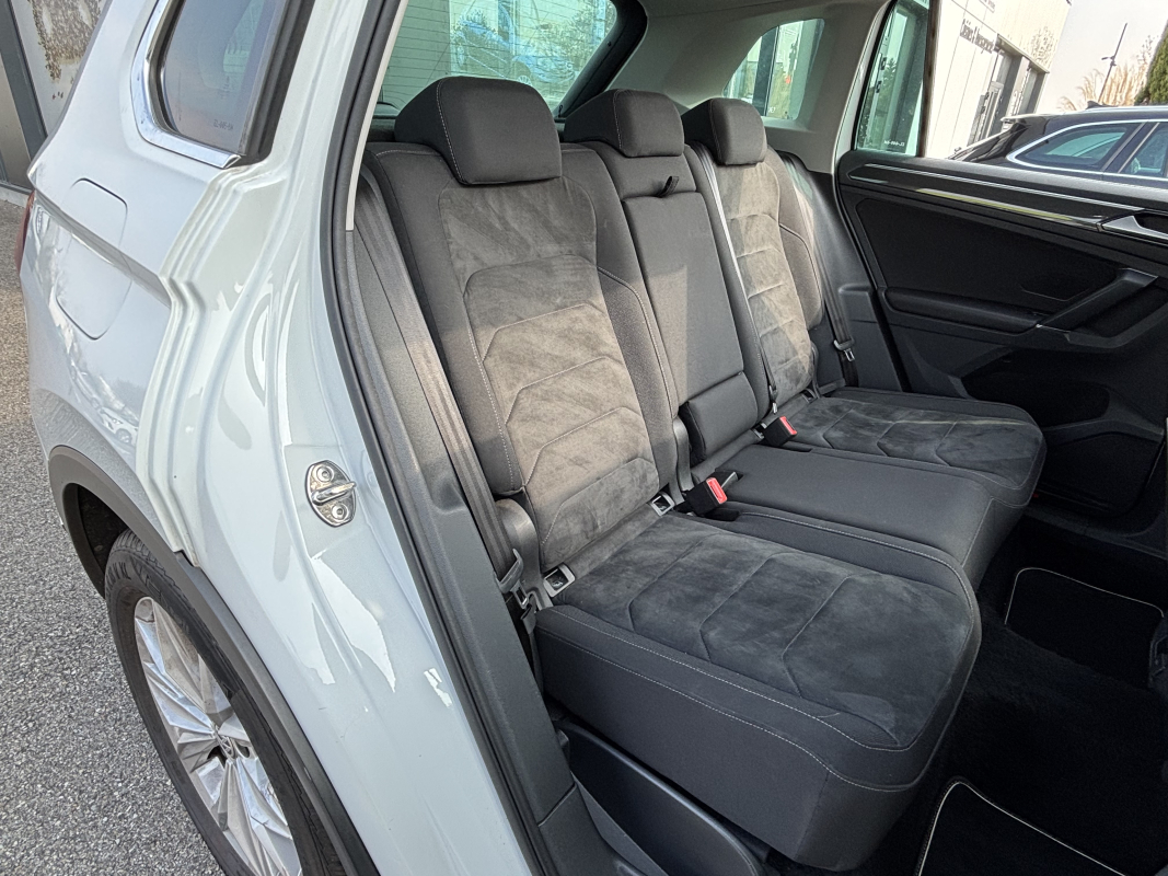 Volkswagen Tiguan — 13