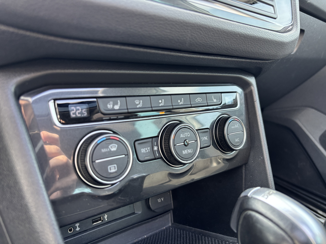 Volkswagen Tiguan — 18