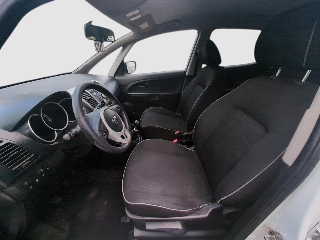 Kia Venga — 9