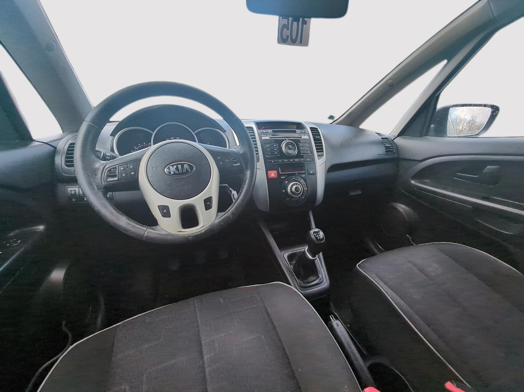 Kia Venga — 12