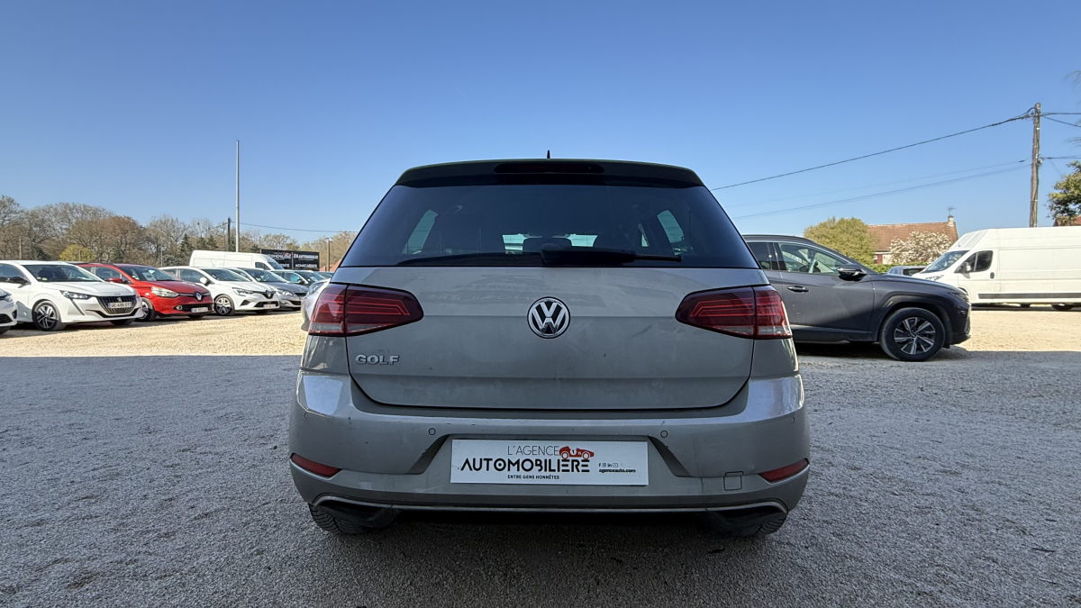 Volkswagen Golf — 6