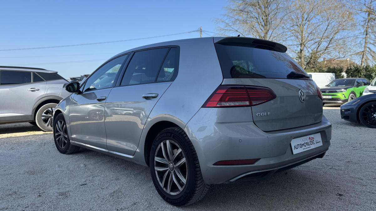 Volkswagen Golf — 5