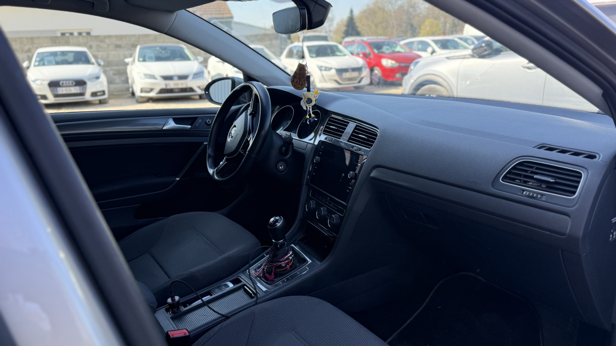 Volkswagen Golf — 11