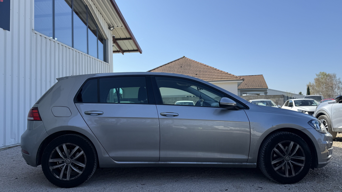 Volkswagen Golf — 8