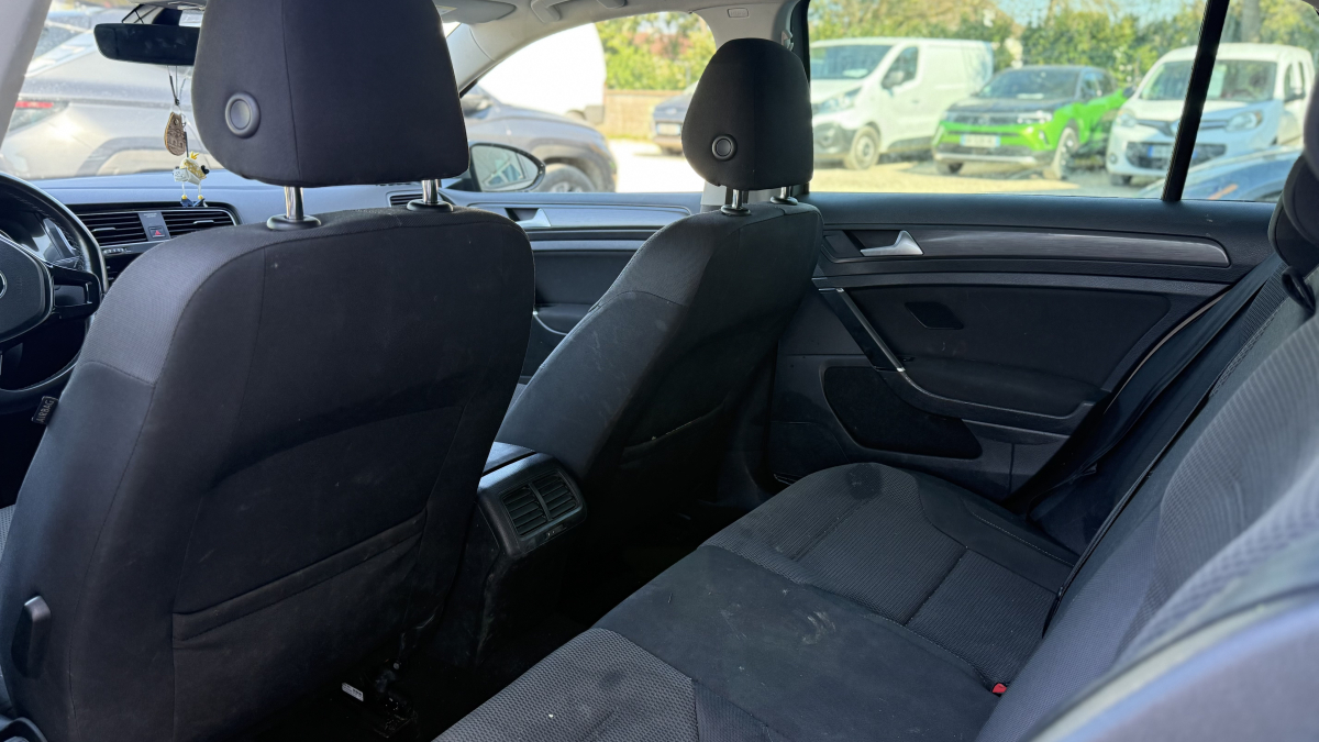 Volkswagen Golf — 13
