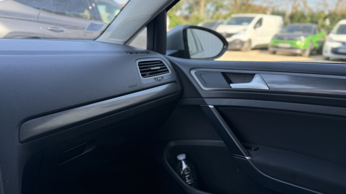Volkswagen Golf — 12