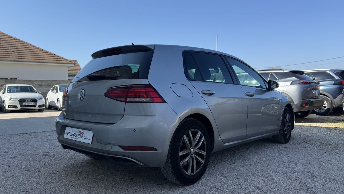 Volkswagen Golf — 7