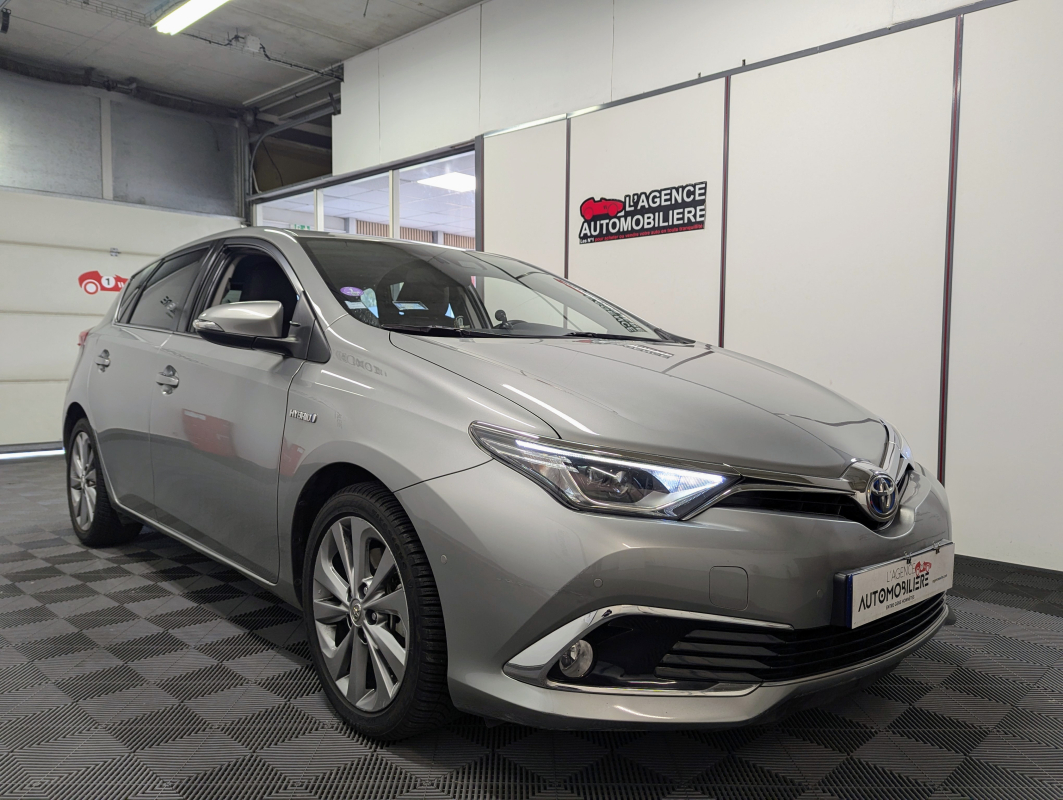 Toyota Auris — 3