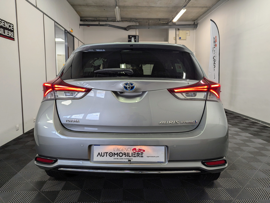 Toyota Auris — 5