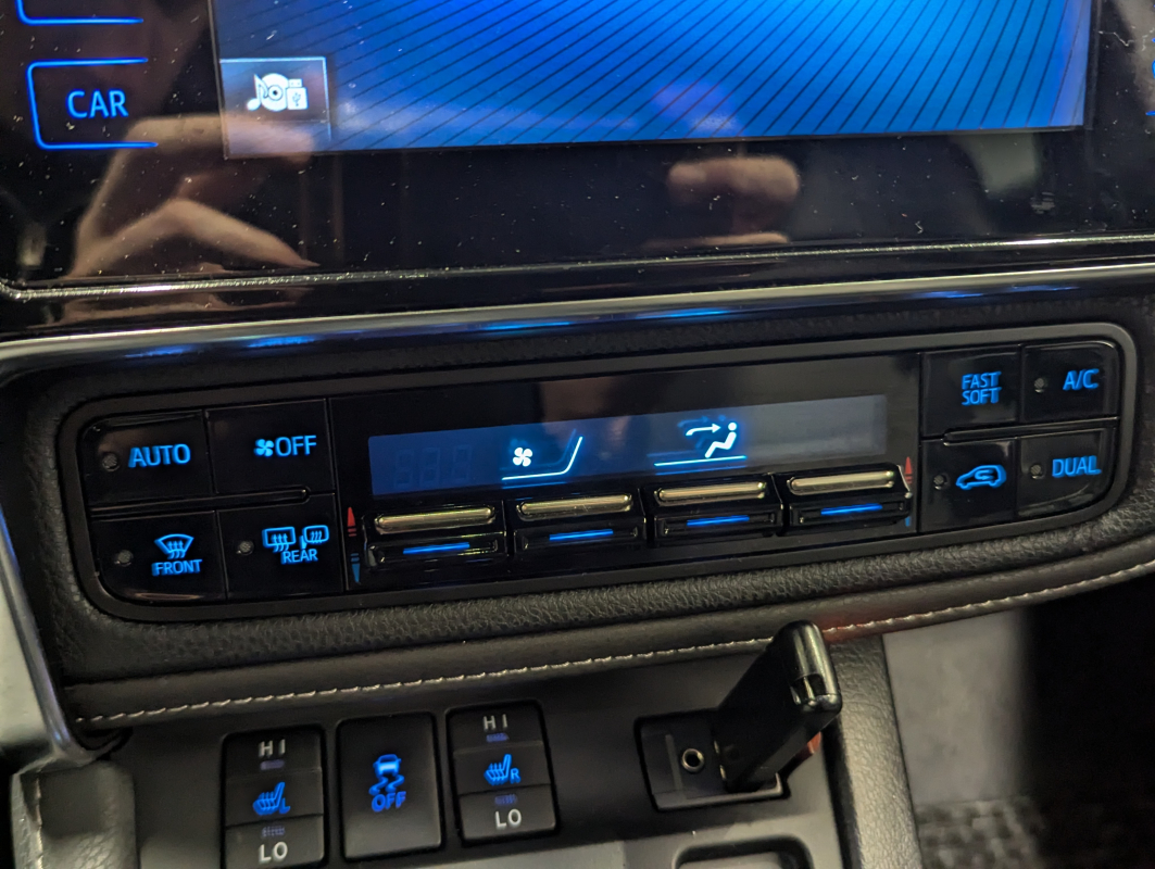 Toyota Auris — 27