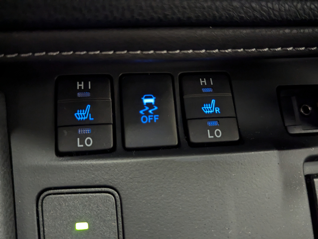 Toyota Auris — 25