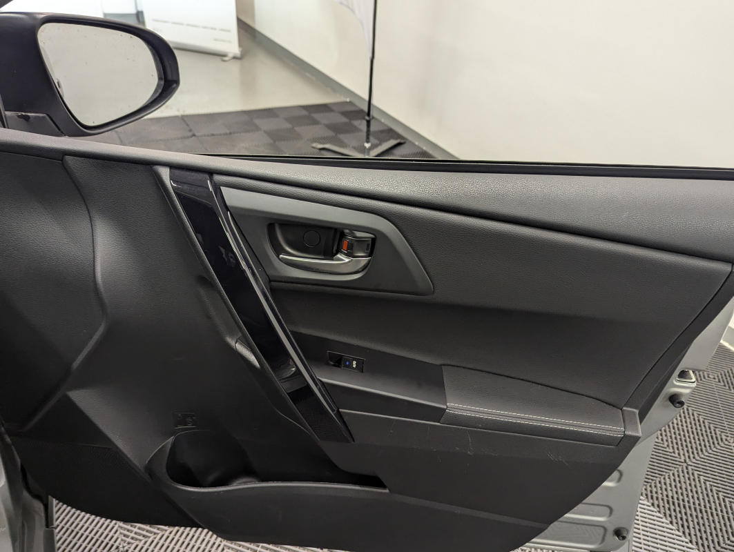 Toyota Auris — 29