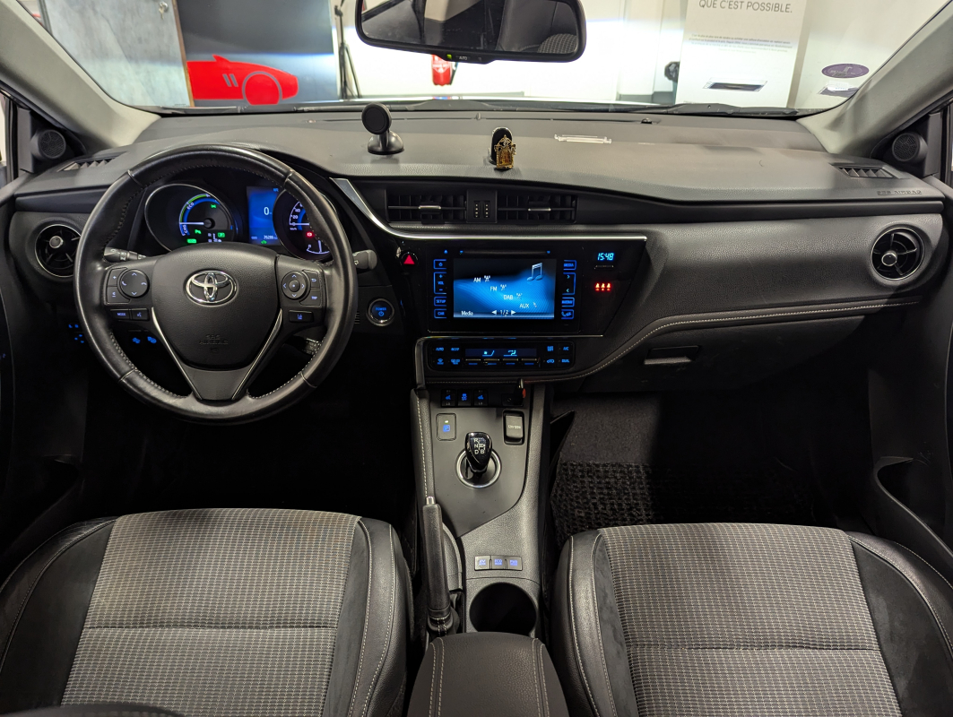 Toyota Auris — 16
