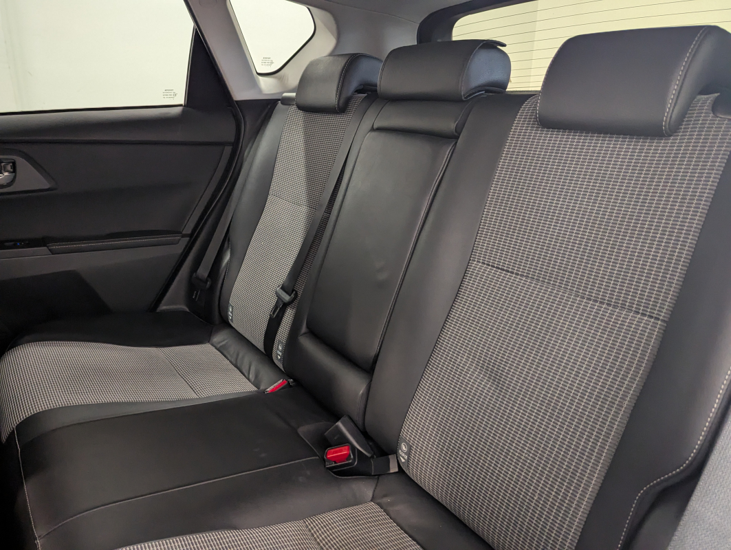 Toyota Auris — 18