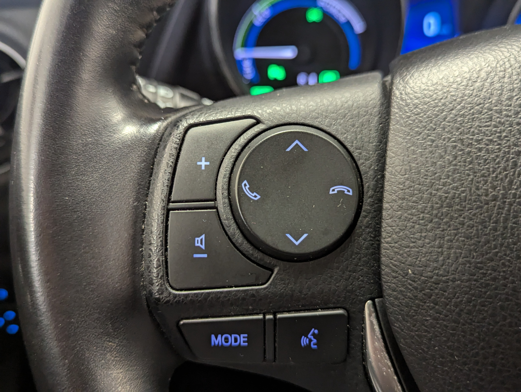 Toyota Auris — 11