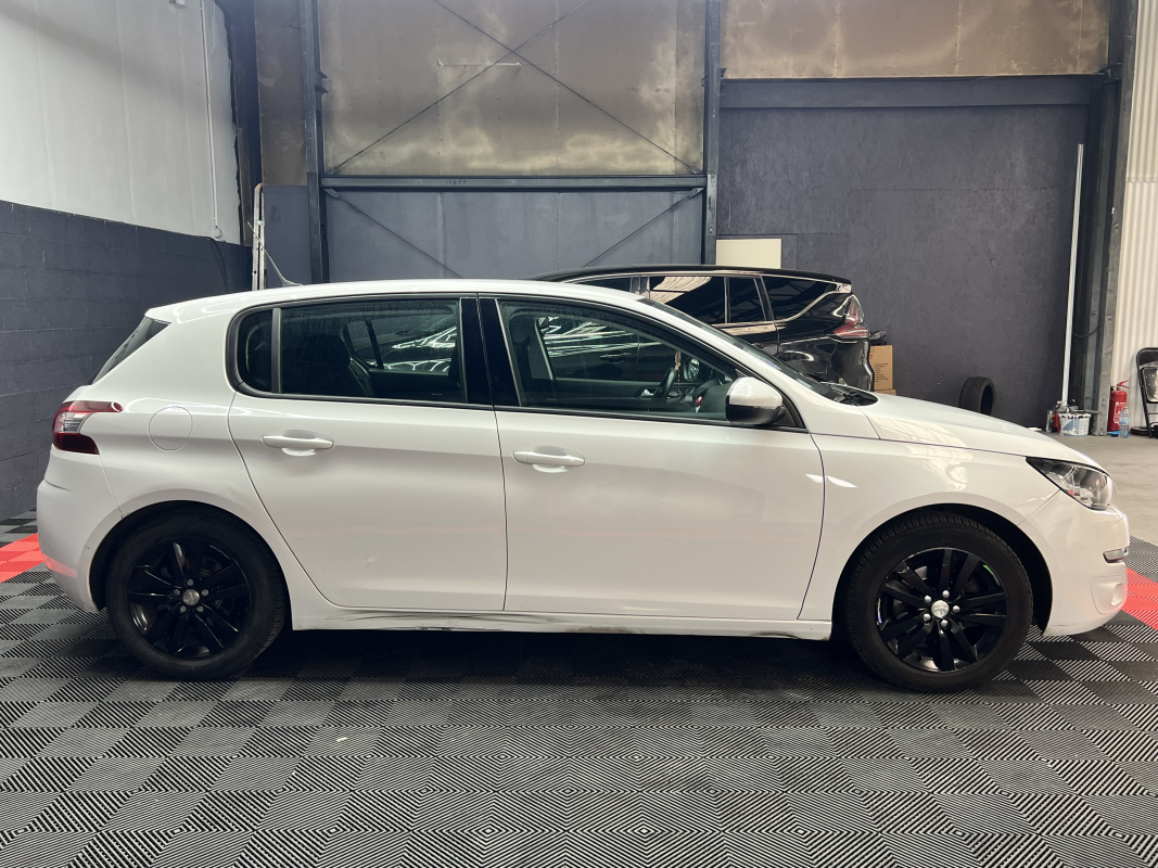 Peugeot 308 — 4