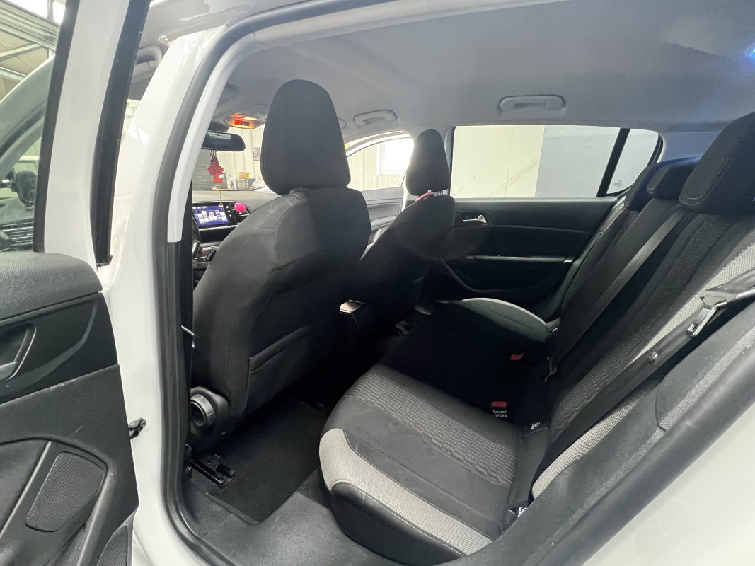 Peugeot 308 — 9