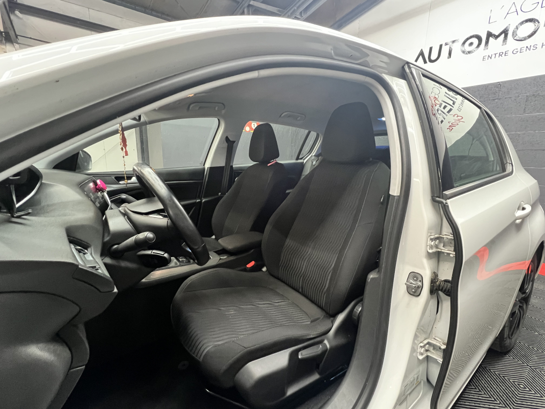 Peugeot 308 — 8