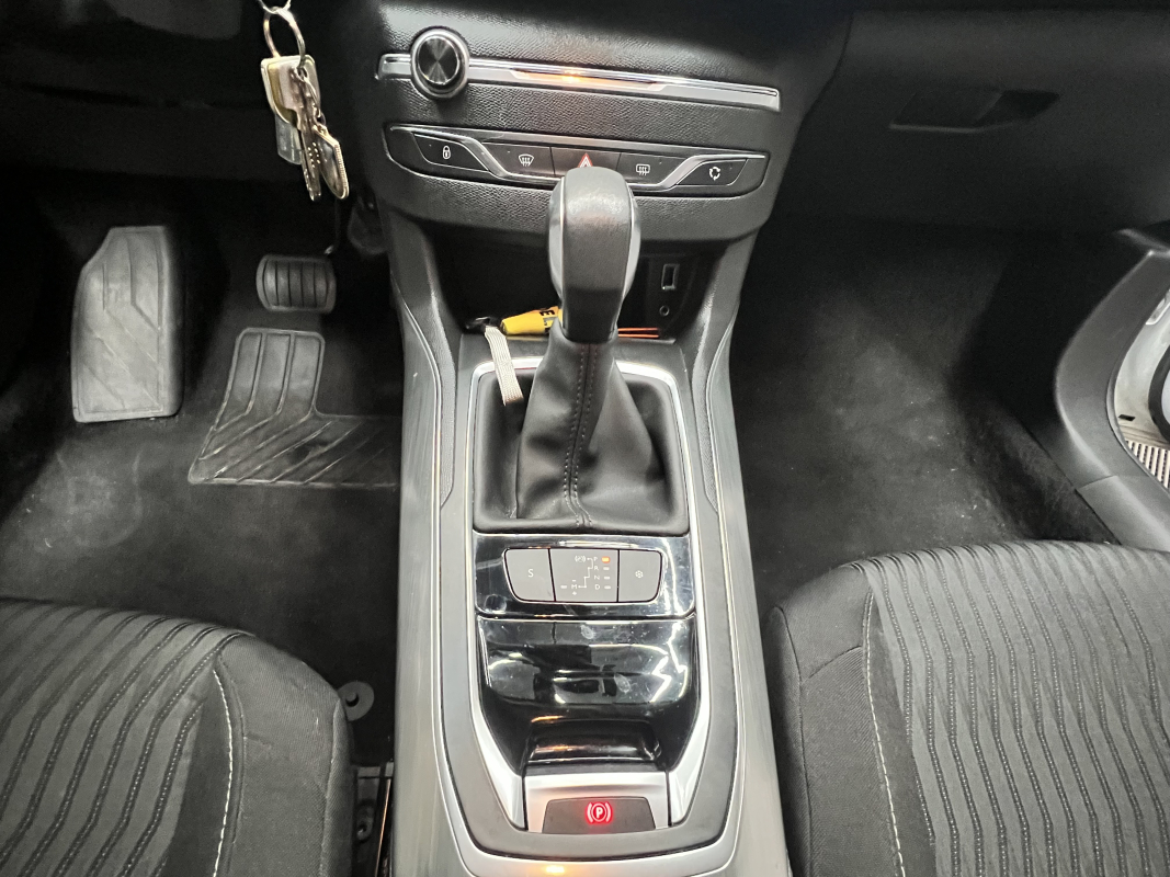 Peugeot 308 — 14