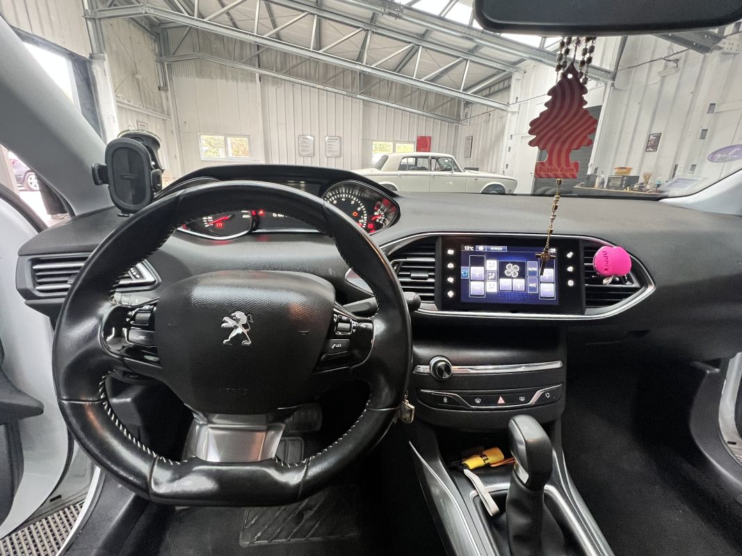 Peugeot 308 — 13