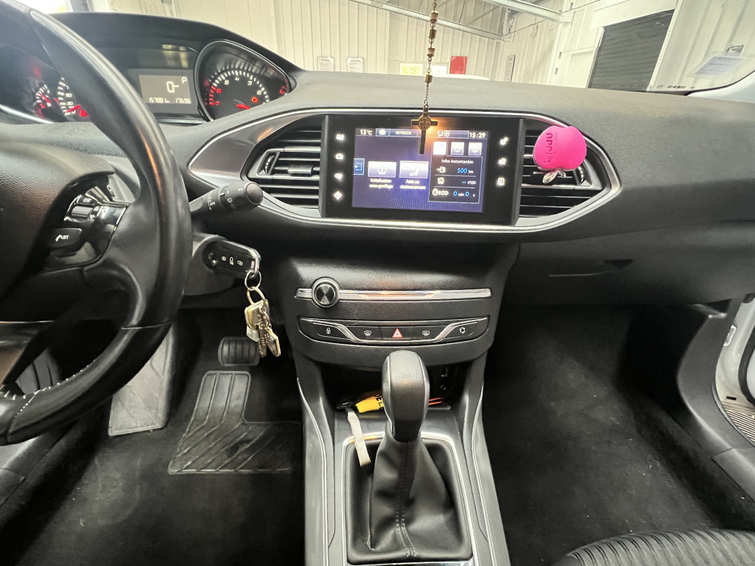 Peugeot 308 — 15