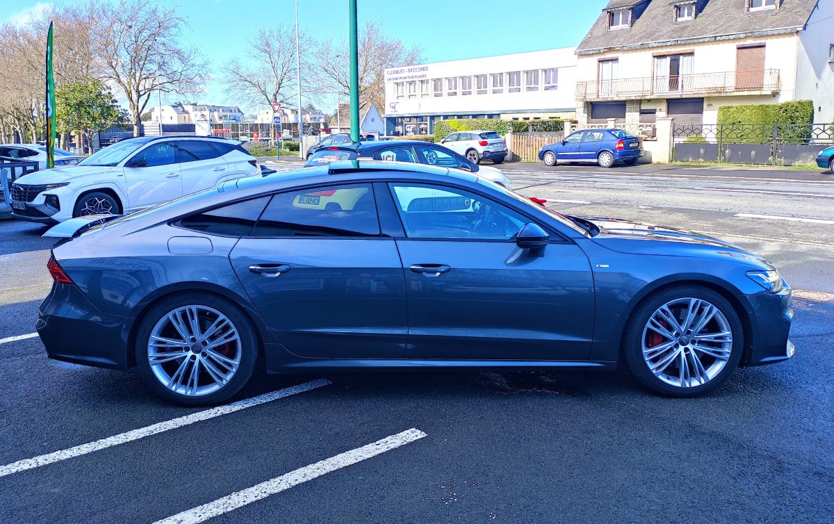 Audi A7 Sportback — 7